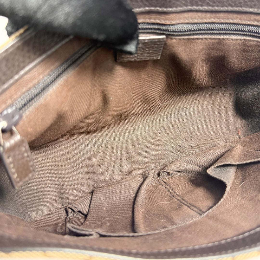 Gucci GG Supreme Canvas Flap Messenger Bag