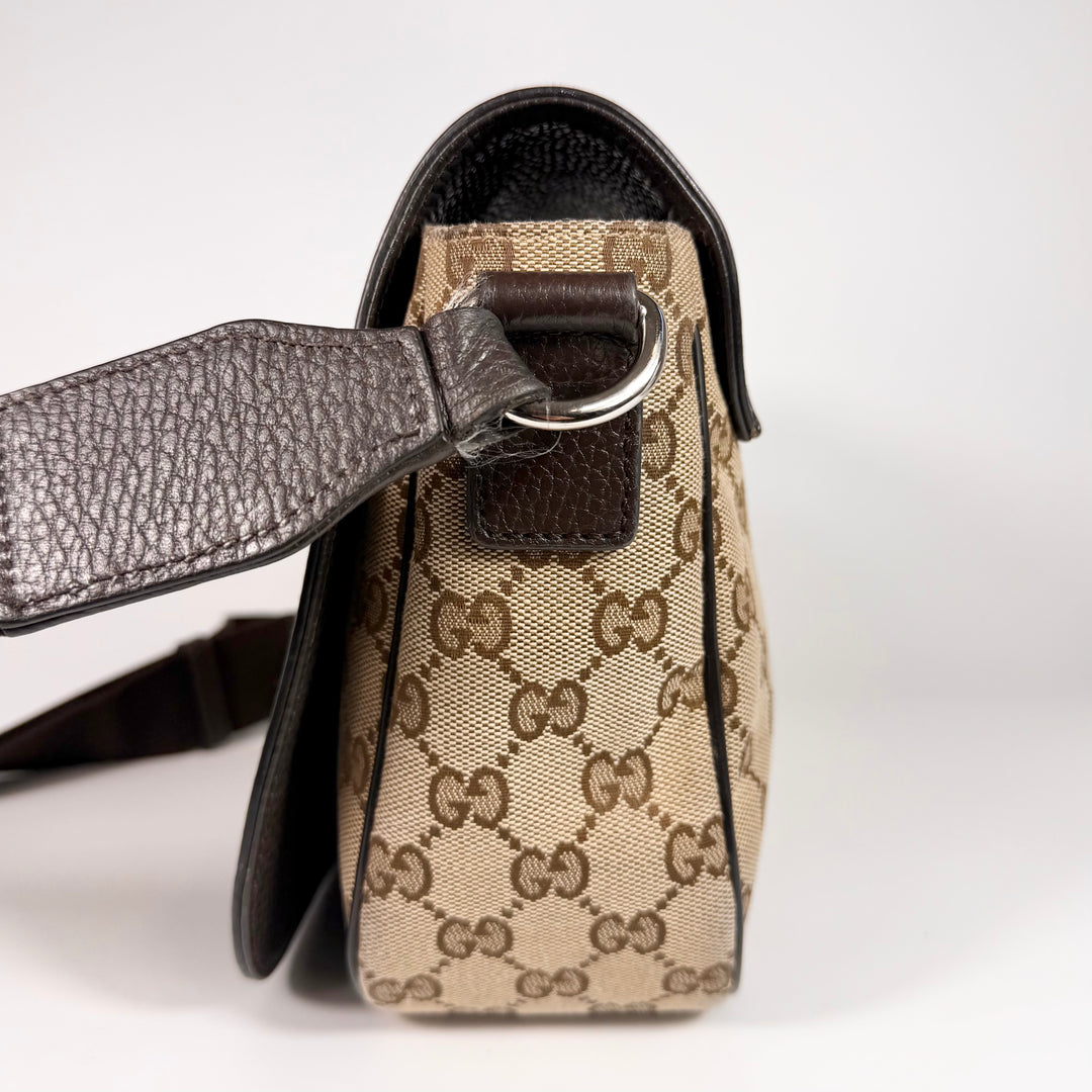 Gucci GG Supreme Canvas Flap Messenger Bag