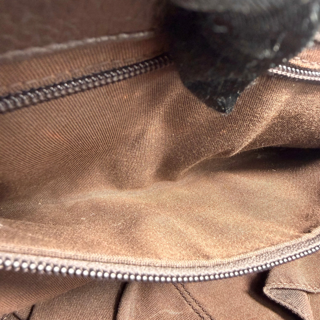 Gucci GG Supreme Canvas Flap Messenger Bag