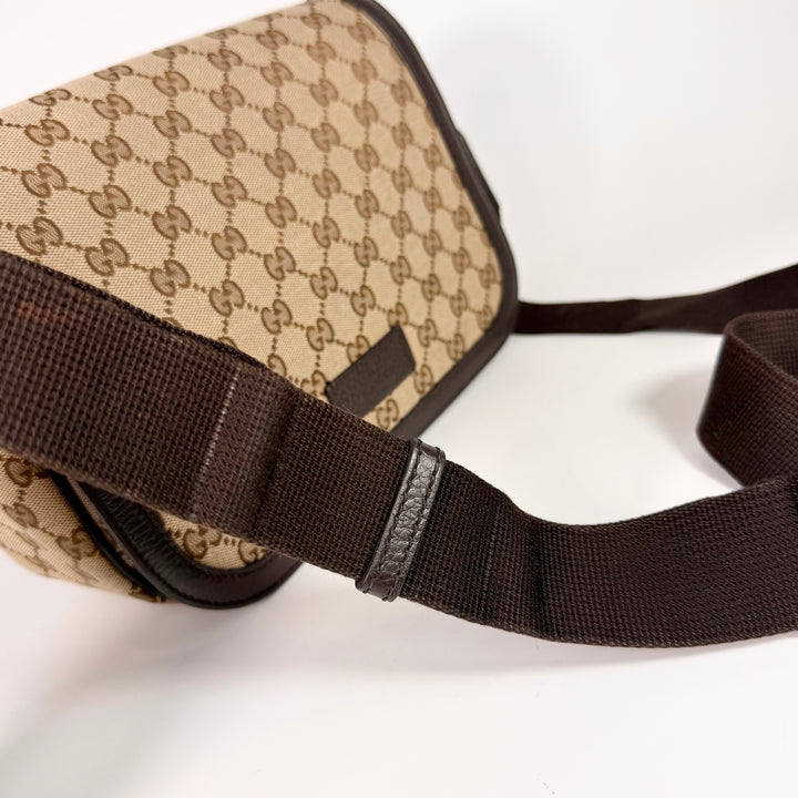 Gucci GG Supreme Canvas Flap Messenger Bag