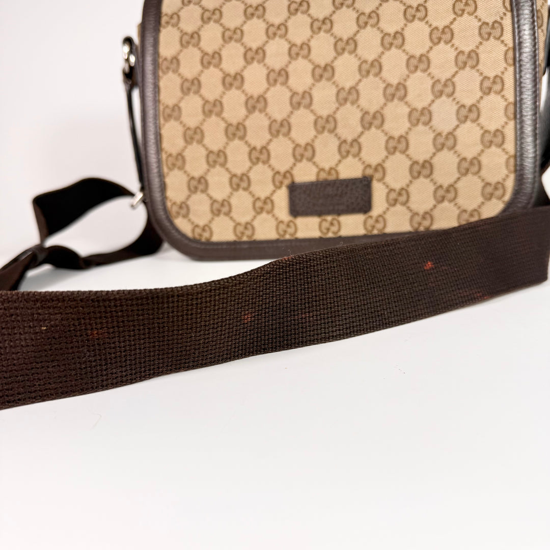 Gucci GG Supreme Canvas Flap Messenger Bag
