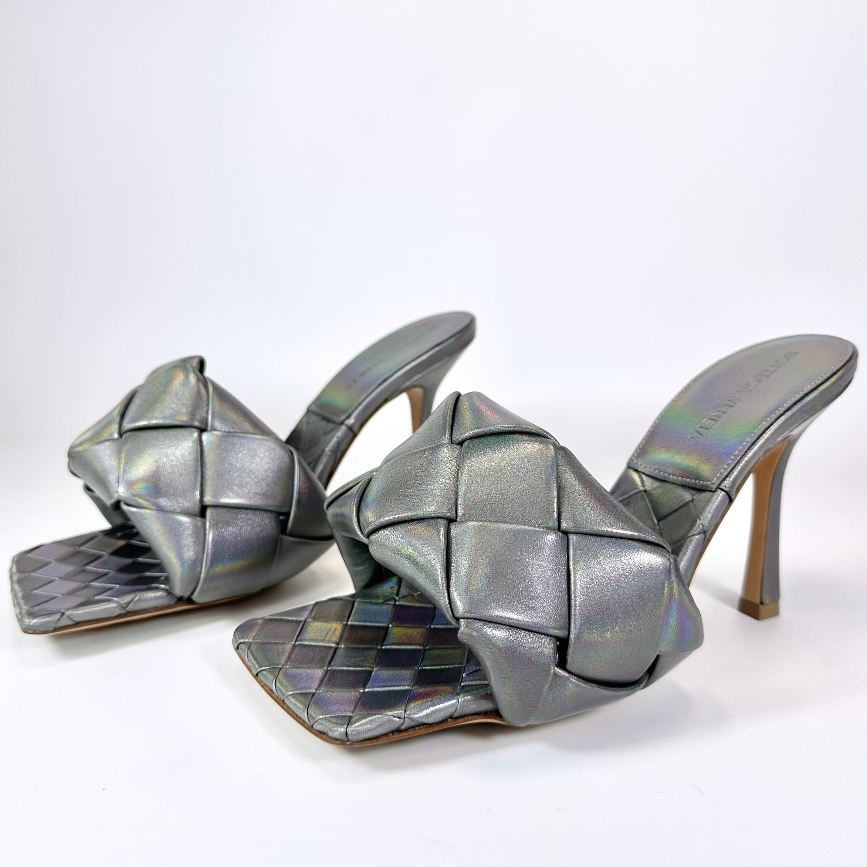 BOTTEGA VENETA 水色 レザー ミュール 0400022599883?wid=900