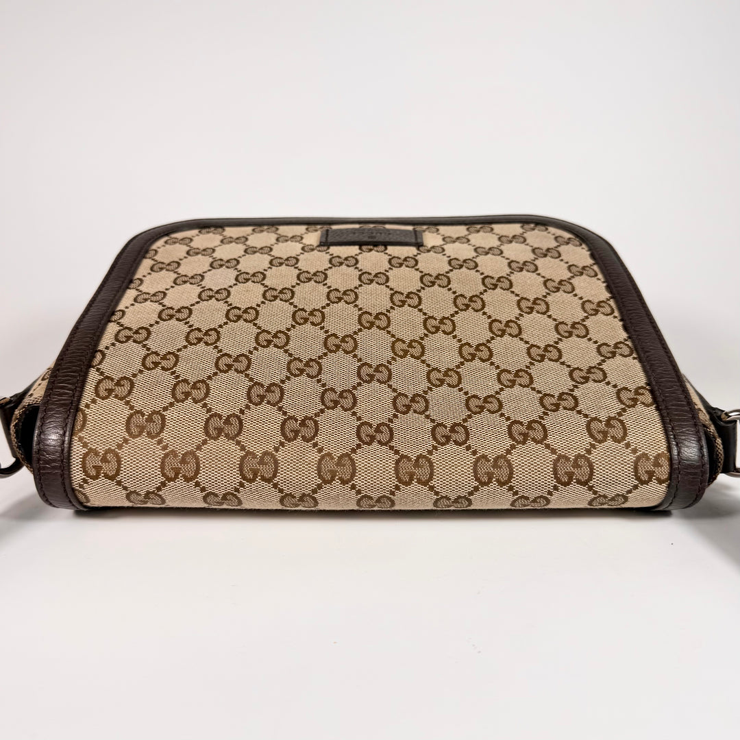 Gucci GG Supreme Canvas Flap Messenger Bag
