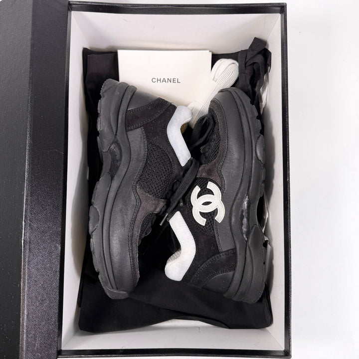 Chanel 22C Logo CC Sneaker - Women’s 5