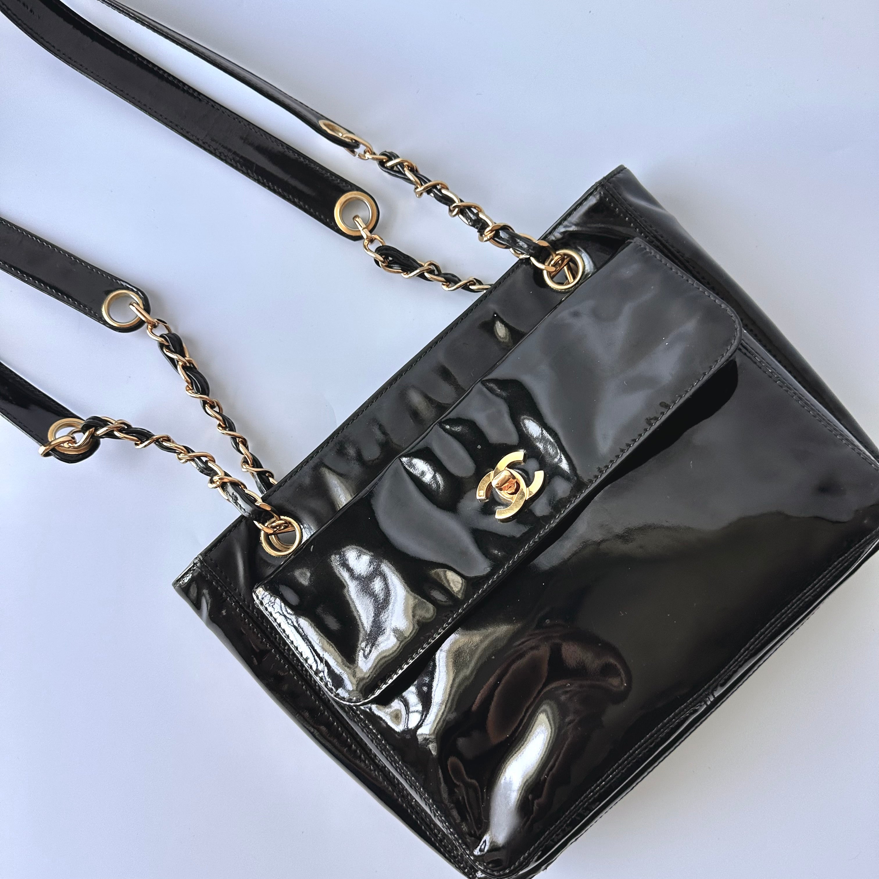 CHANEL Vintage Patent Leather Chain Tote – lizsonnenbags