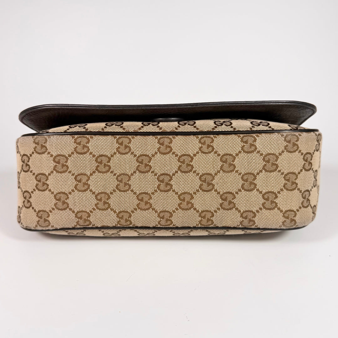 Gucci GG Supreme Canvas Flap Messenger Bag