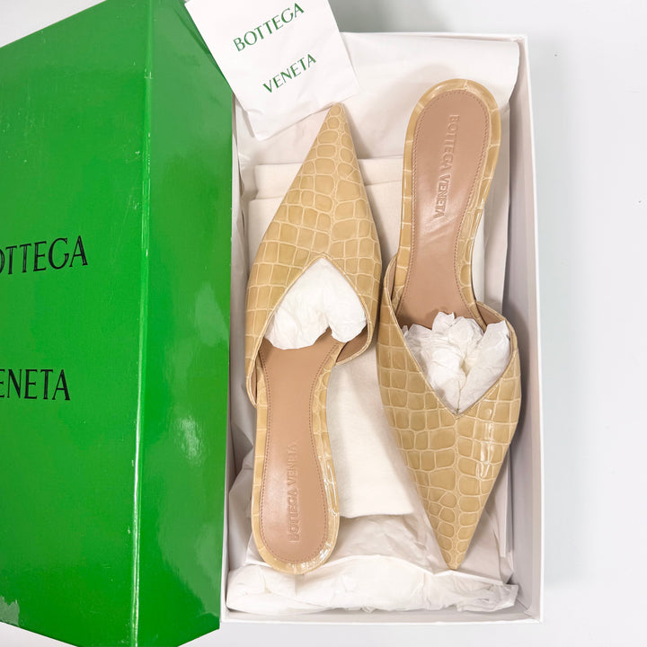 Bottega Veneta Punta Pointed Toe Mule - Women’s 9