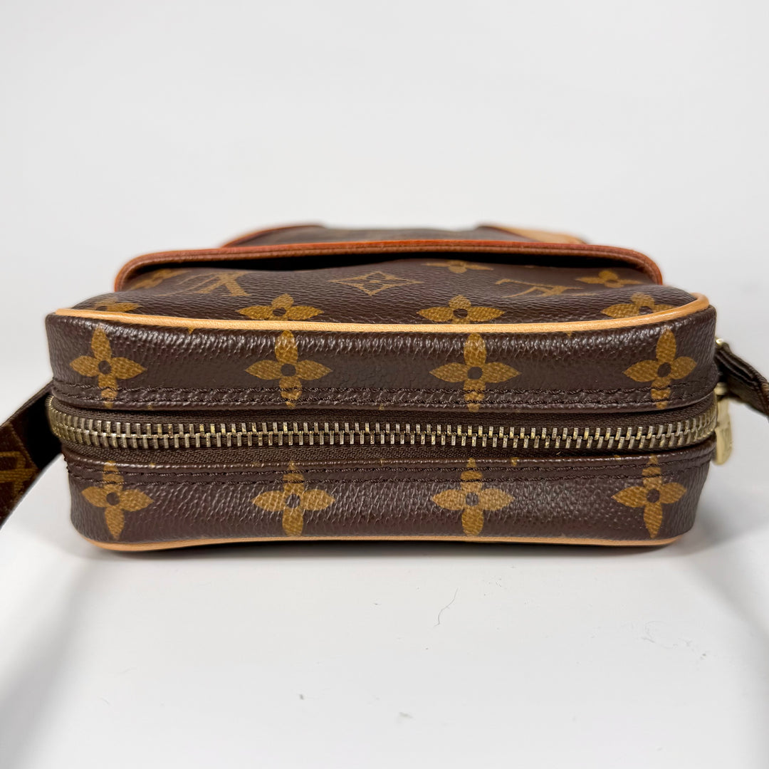 Louis Vuitton Monogram Danube 21