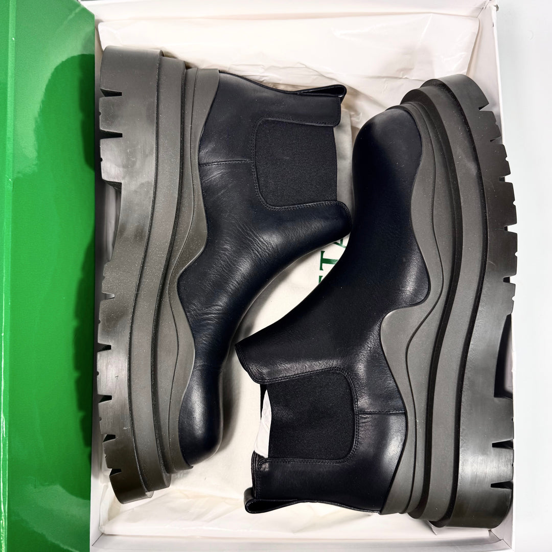 Bottega Veneta Tire Ankle Chelsea Boot - Men’s 12